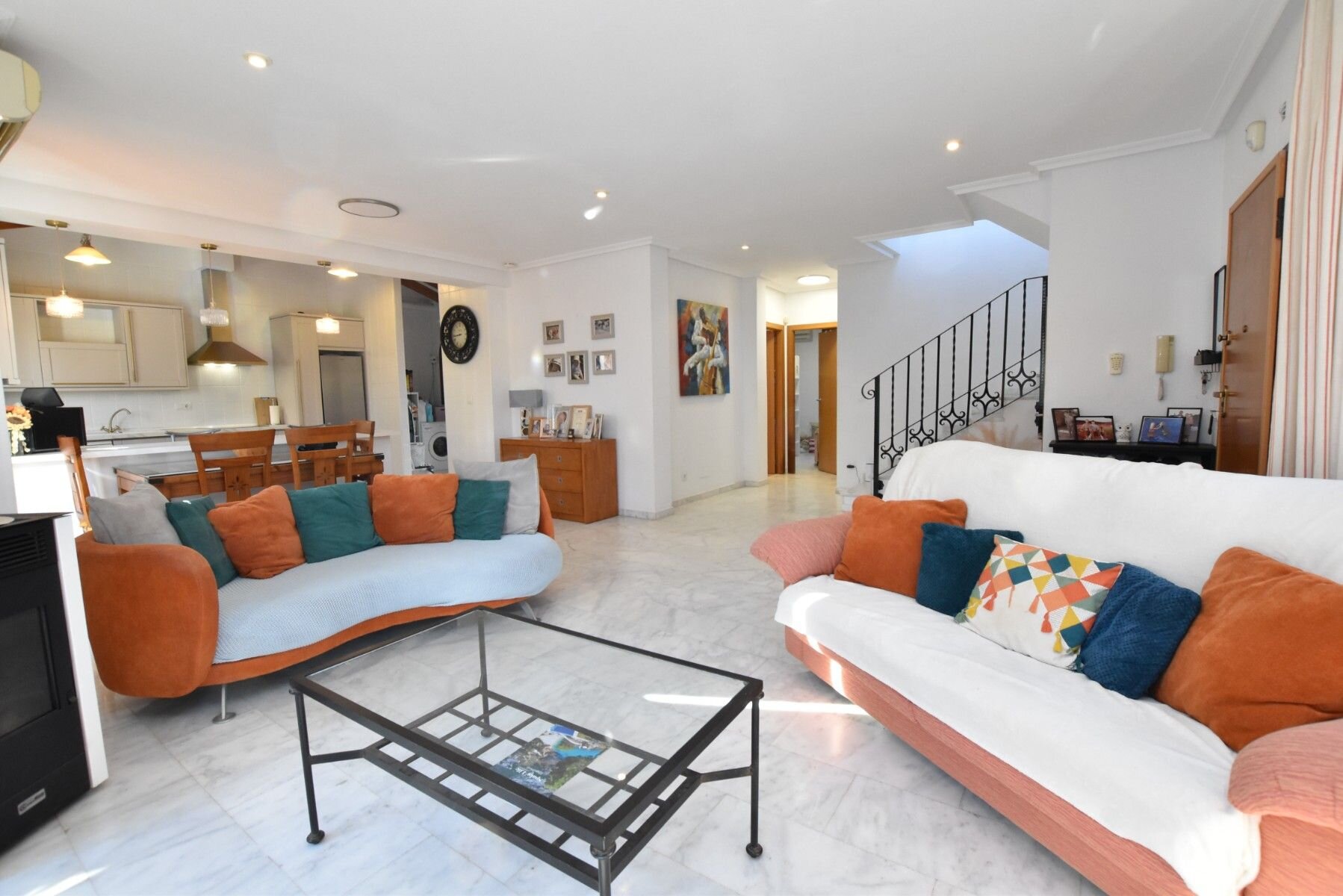 3-Bedroom Villa in Comunidad Valenciana, Algorfa - Image 5
