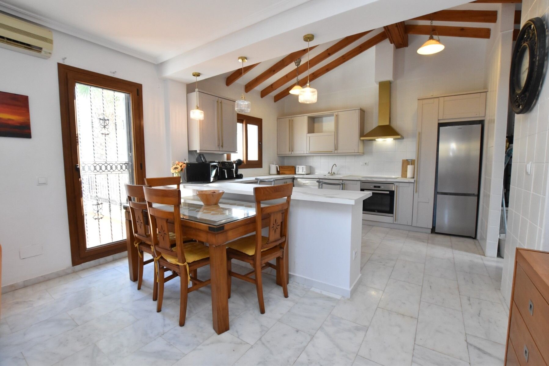 3-Bedroom Villa in Comunidad Valenciana, Algorfa - Image 6