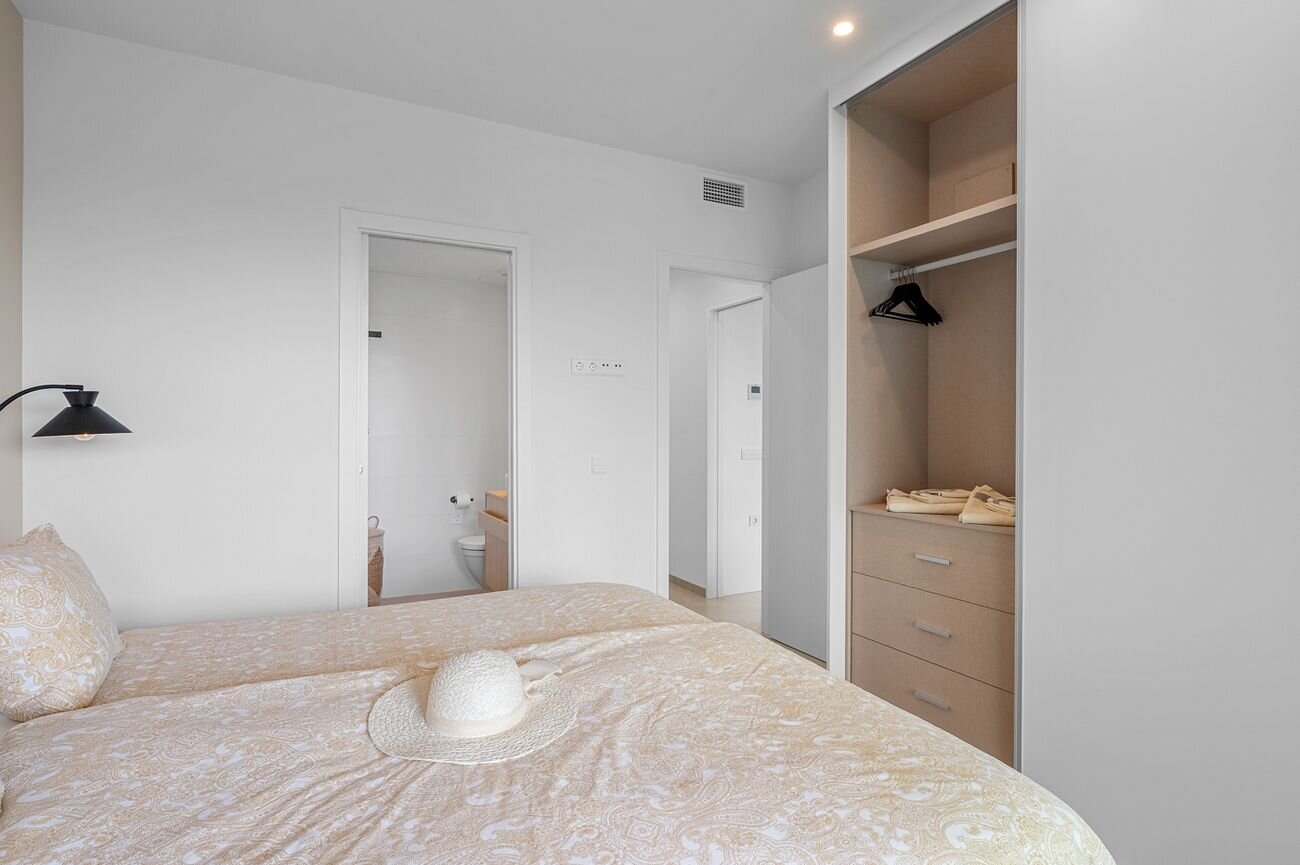 2-Bedroom Apartment in Lomas de Cabo Roig, Orihuela Costa - Image 17