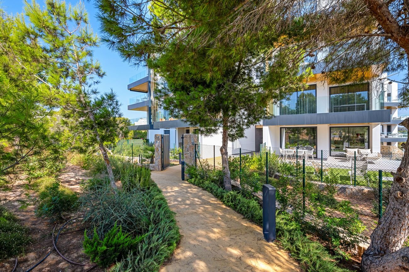 2-Bedroom Apartment in Lomas de Cabo Roig, Orihuela Costa - Image 26