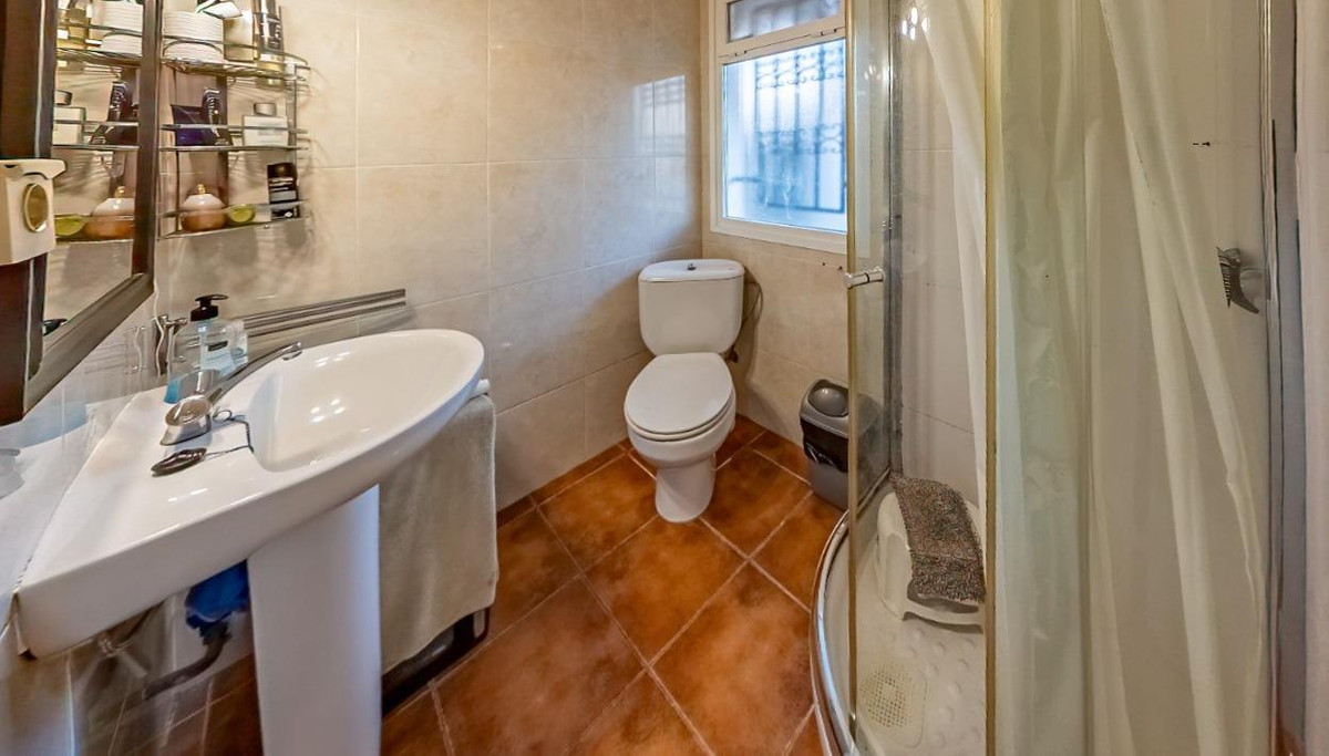 2-Bedroom Middle Floor Apartment in  Altea | Sunny Casas ... - Image 11