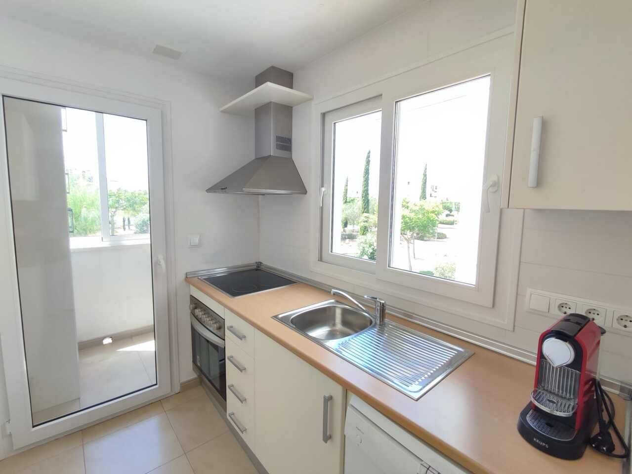 2-Bedroom Apartment in Sucina, Sucina - Image 12