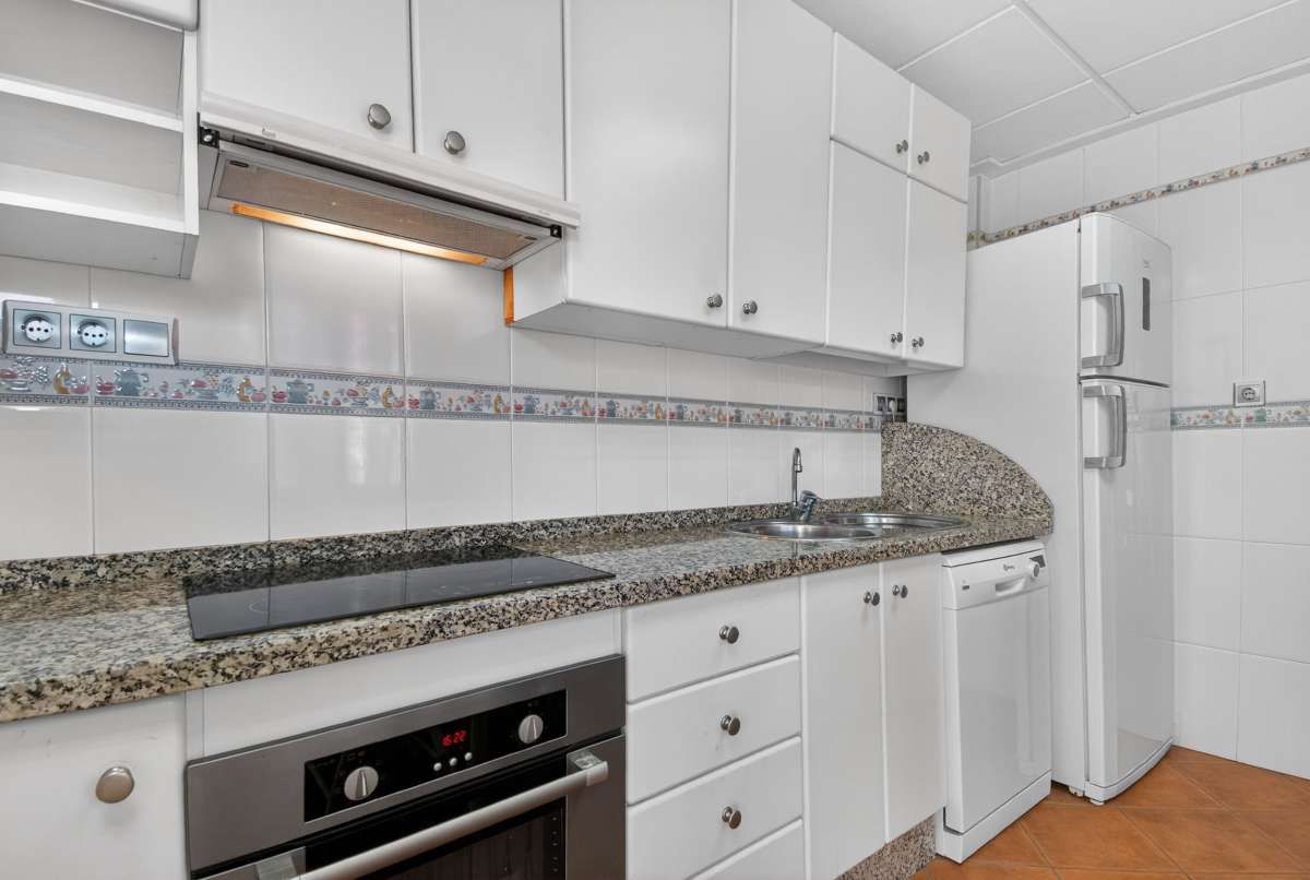 5-Bedroom Villa in Lo Pagan - Image 10