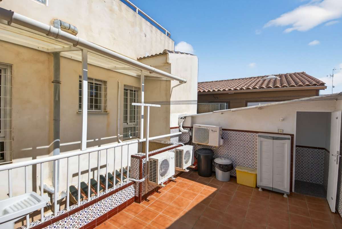 5-Bedroom Villa in Lo Pagan - Image 19