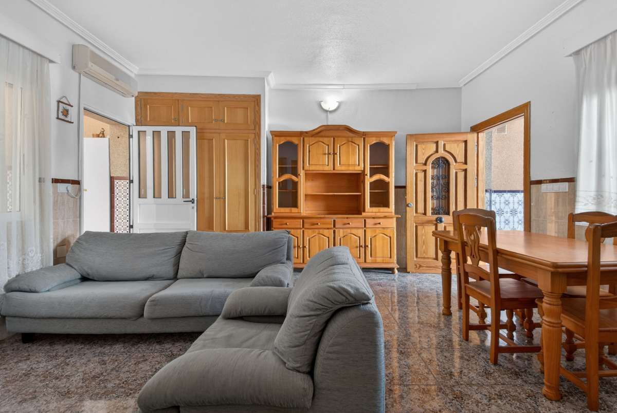 5-Bedroom Villa in Lo Pagan - Image 25