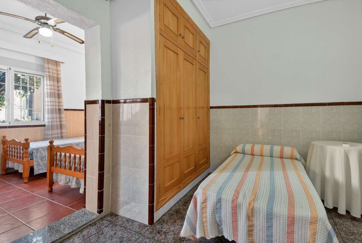 5-Bedroom Villa in Lo Pagan - Image 26