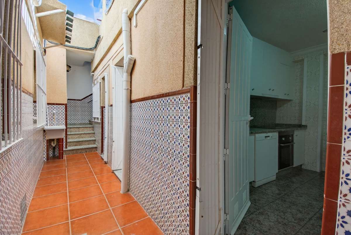 5-Bedroom Villa in Lo Pagan - Image 30