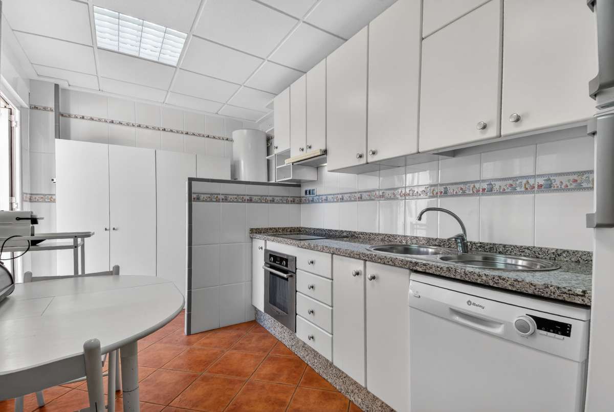 5-Bedroom Villa in Lo Pagan - Image 5