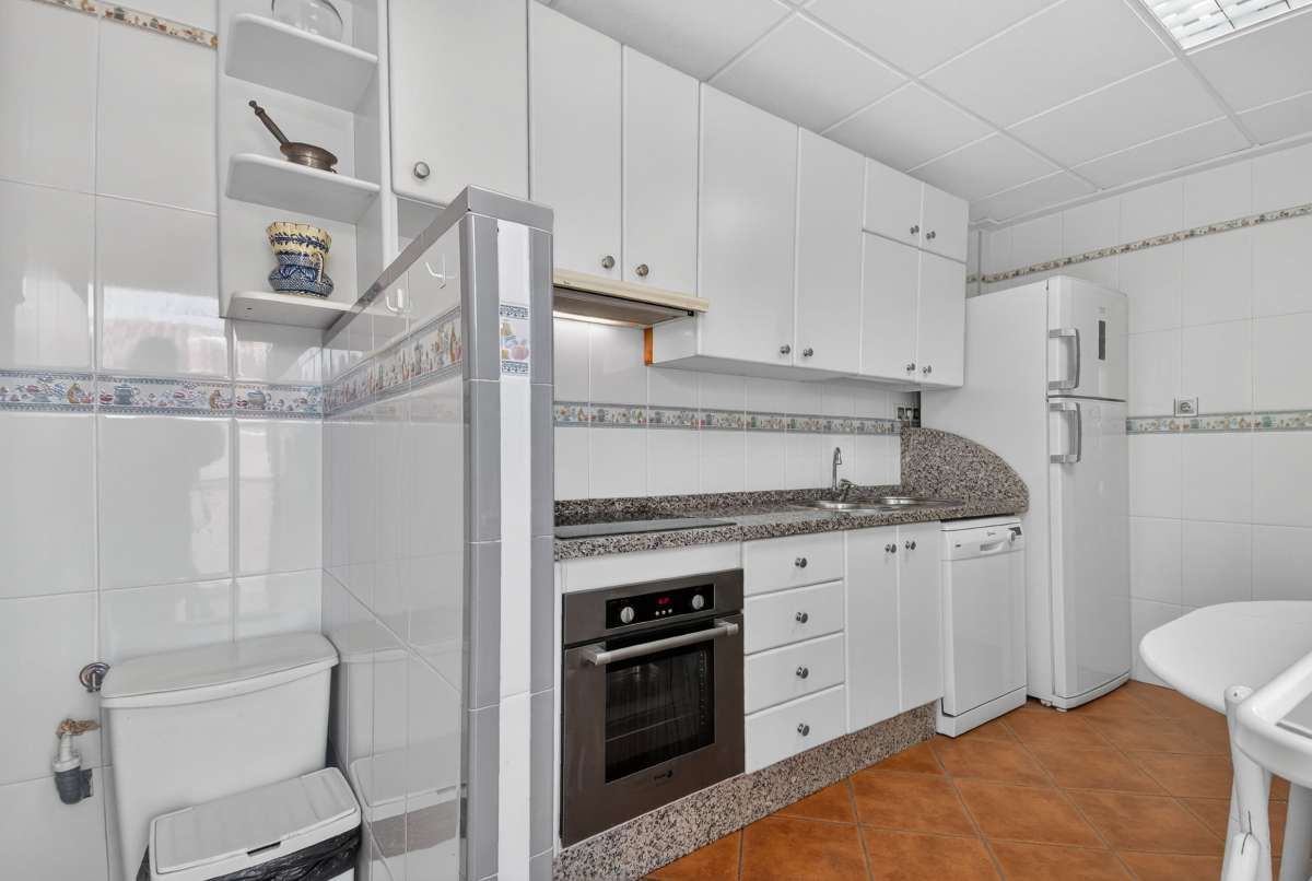 5-Bedroom Villa in Lo Pagan - Image 8