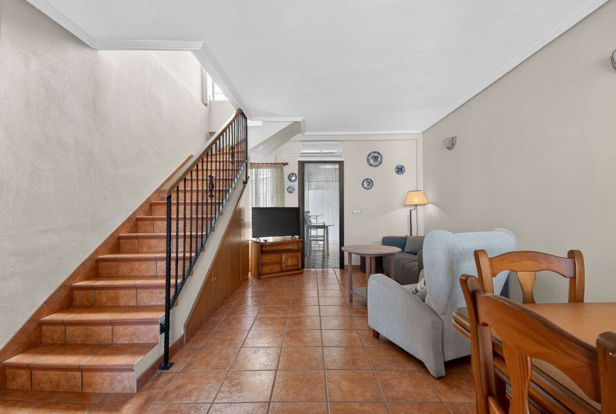 5-Bedroom Villa in Lo Pagan - Image 9