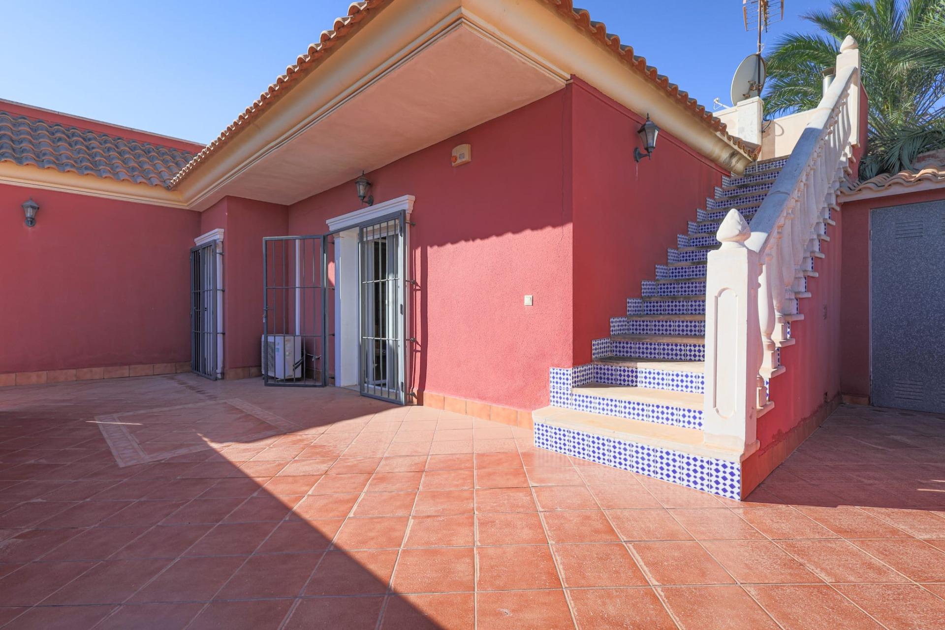 6-Bedroom Luxury Villa in Torrevieja - Image 2