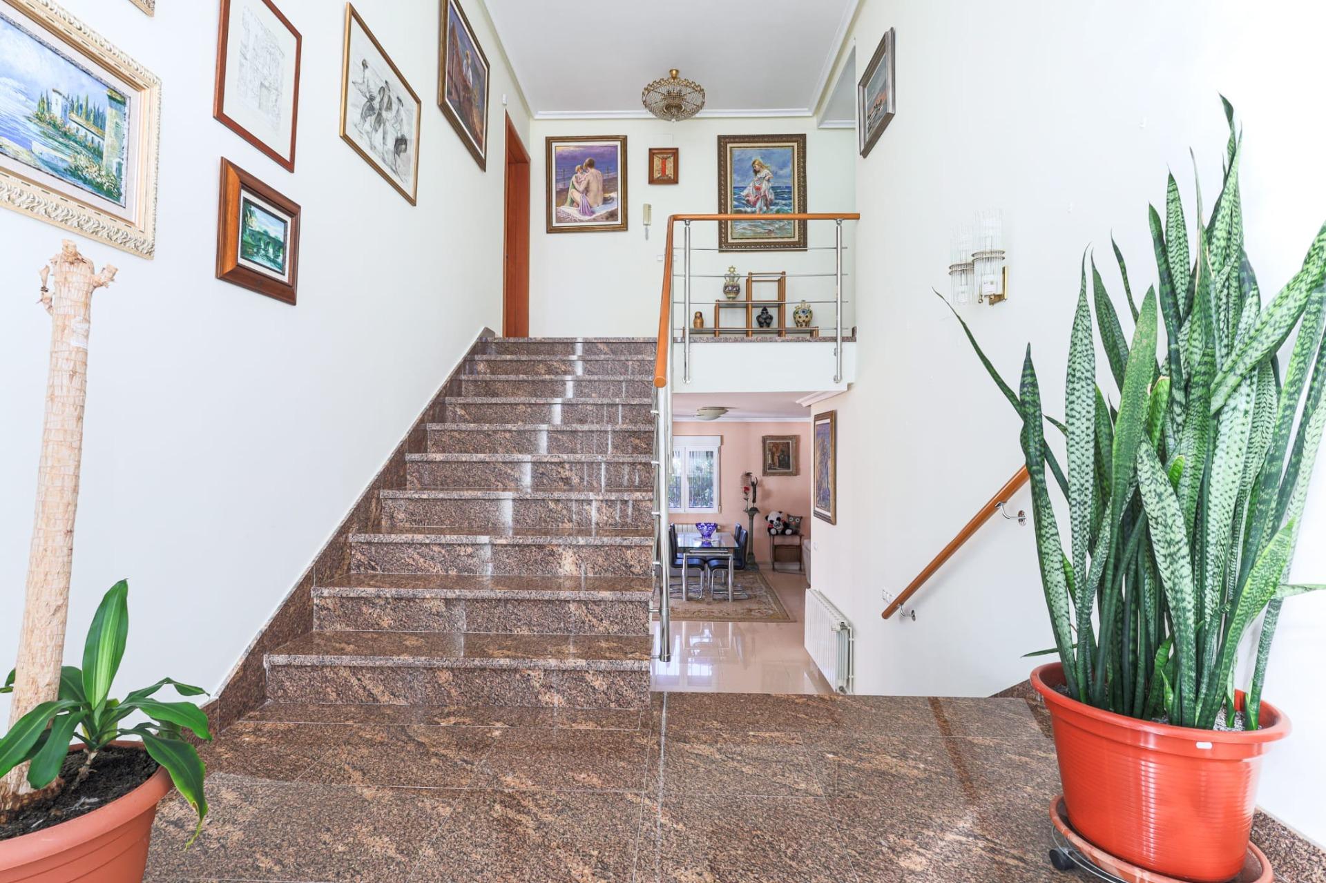 6-Bedroom Luxury Villa in Torrevieja - Image 24