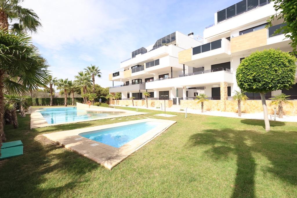 Appartement de 2 Chambres à Pau 8, Orihuela Costa - Image 2