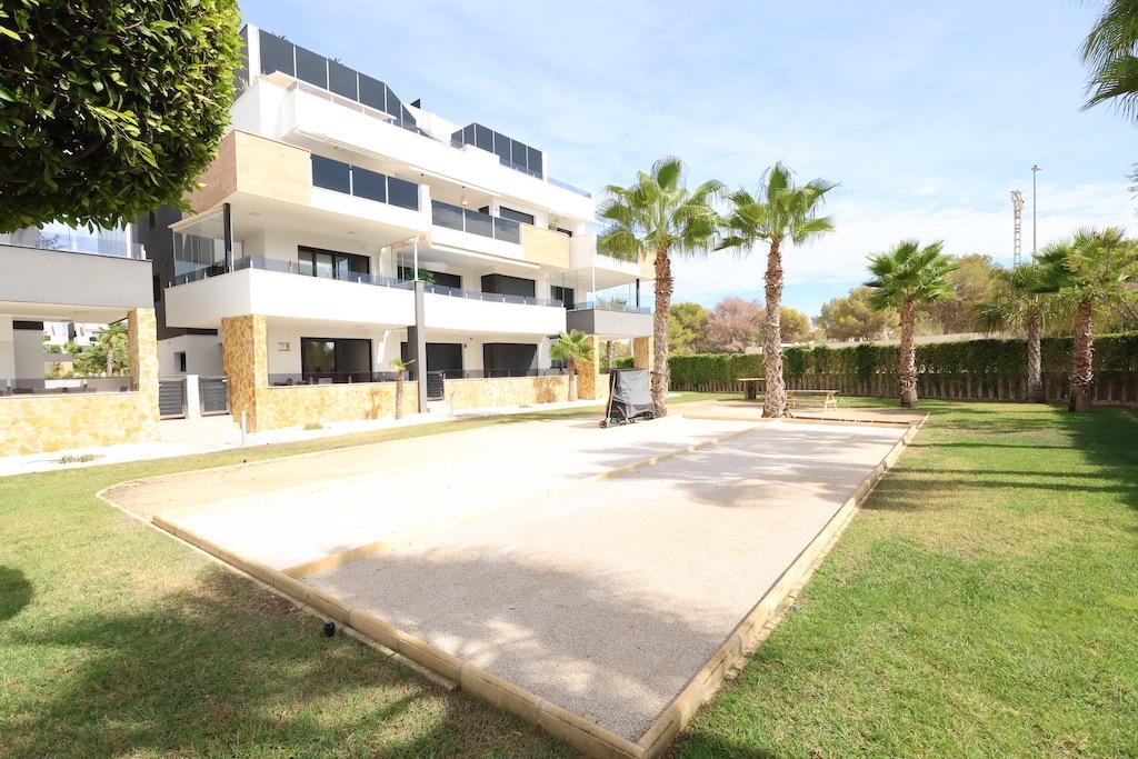 Appartement de 2 Chambres à Pau 8, Orihuela Costa - Image 3