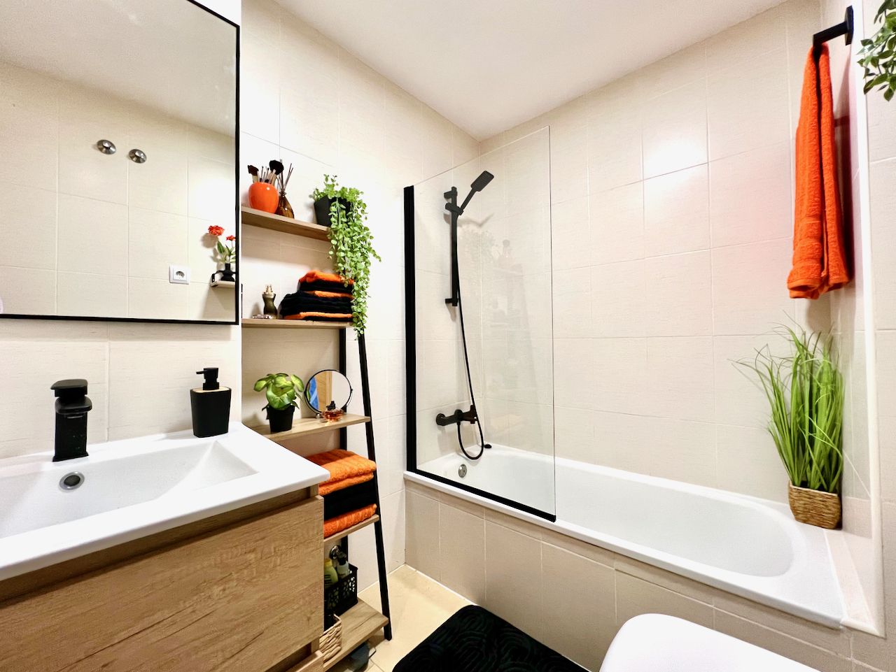 2-Bedroom Apartment in Roldán, Torre - Pacheco - Image 17