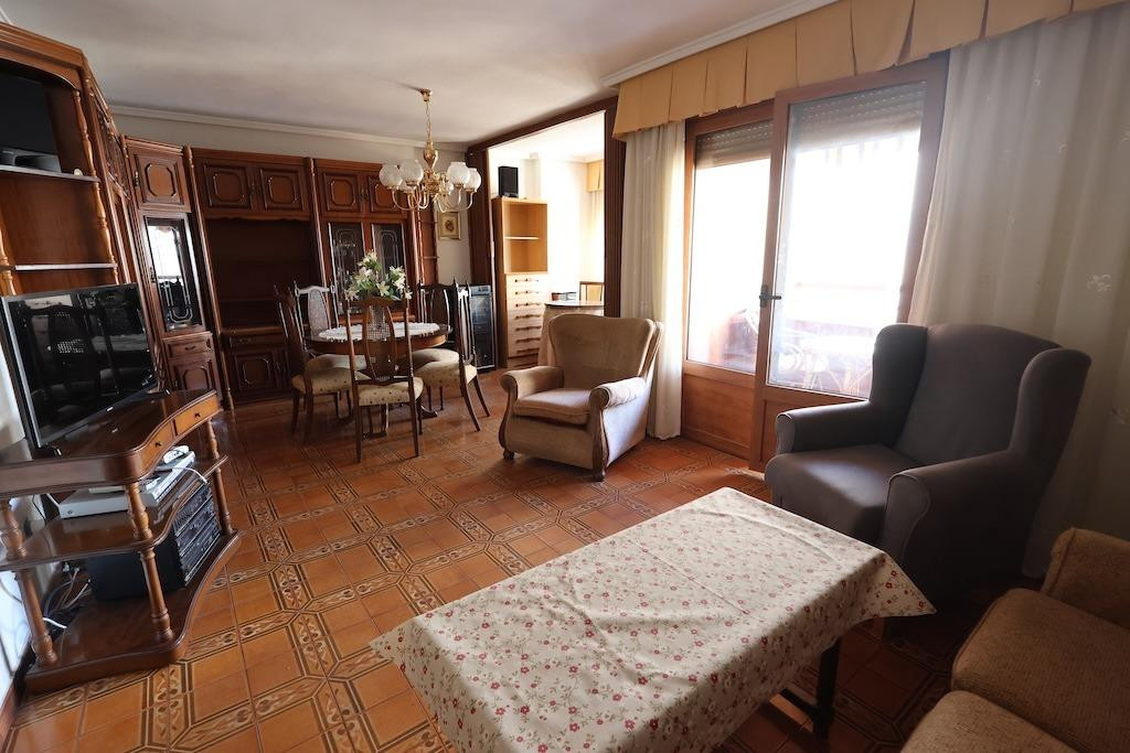 3-Bedroom Middle Floor Apartment in Playa Del Cura, Torre... - Image 4