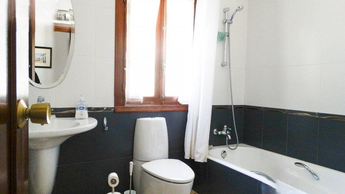 4-Bedroom Detached House in Benidorm | Sunny Casas - Cos... - Image 23