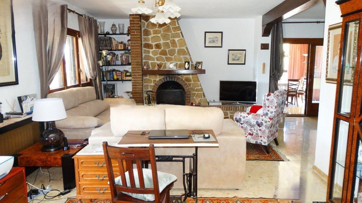 4-Bedroom Detached House in Benidorm | Sunny Casas - Cos... - Image 5