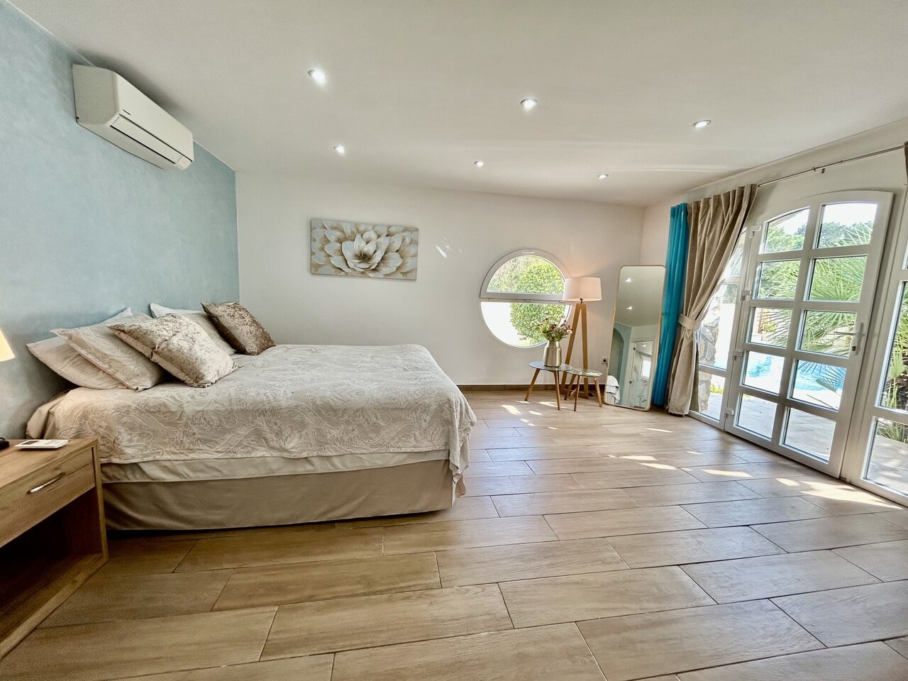 6-Bedroom Villa in Cabo Roig - Image 8