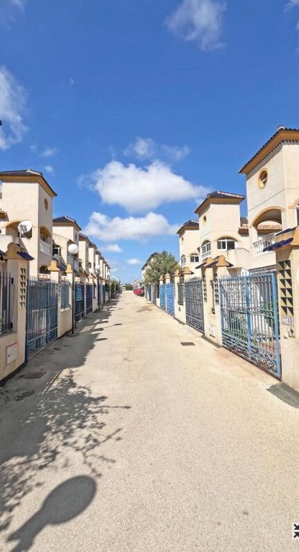 2-Bedroom House in El Edén - Los Estaños, Guardamar del Segura - Image 2
