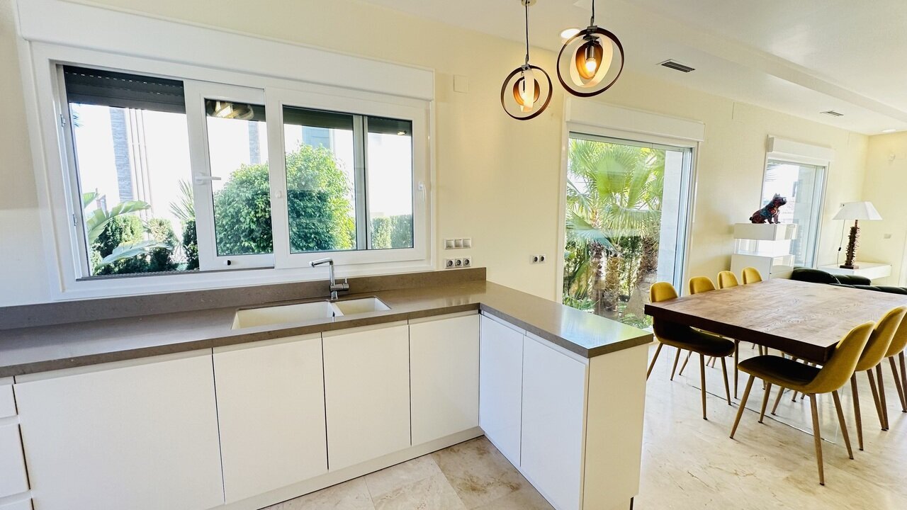 5-Bedroom Villa in La Zenia, Orihuela Costa - Image 14