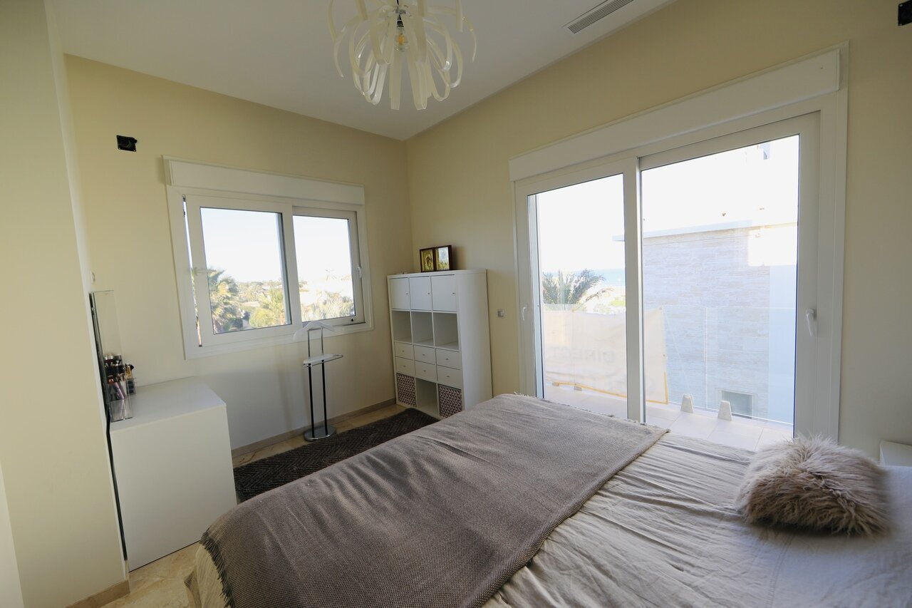 5-Bedroom Villa in La Zenia, Orihuela Costa - Image 23