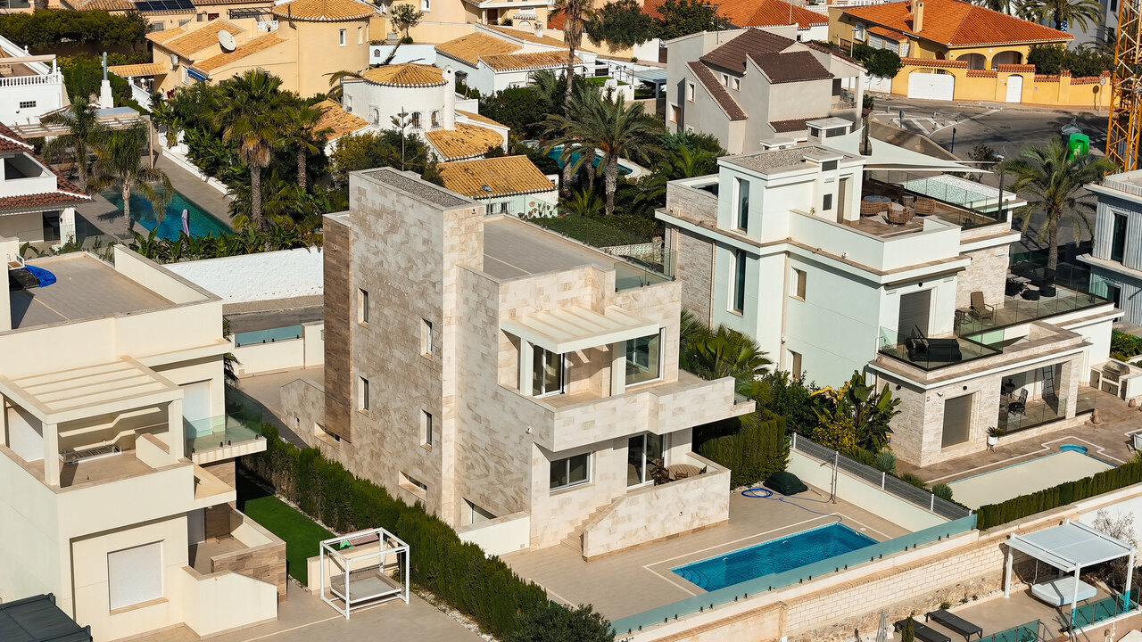 5-Bedroom Villa in La Zenia, Orihuela Costa - Image 38