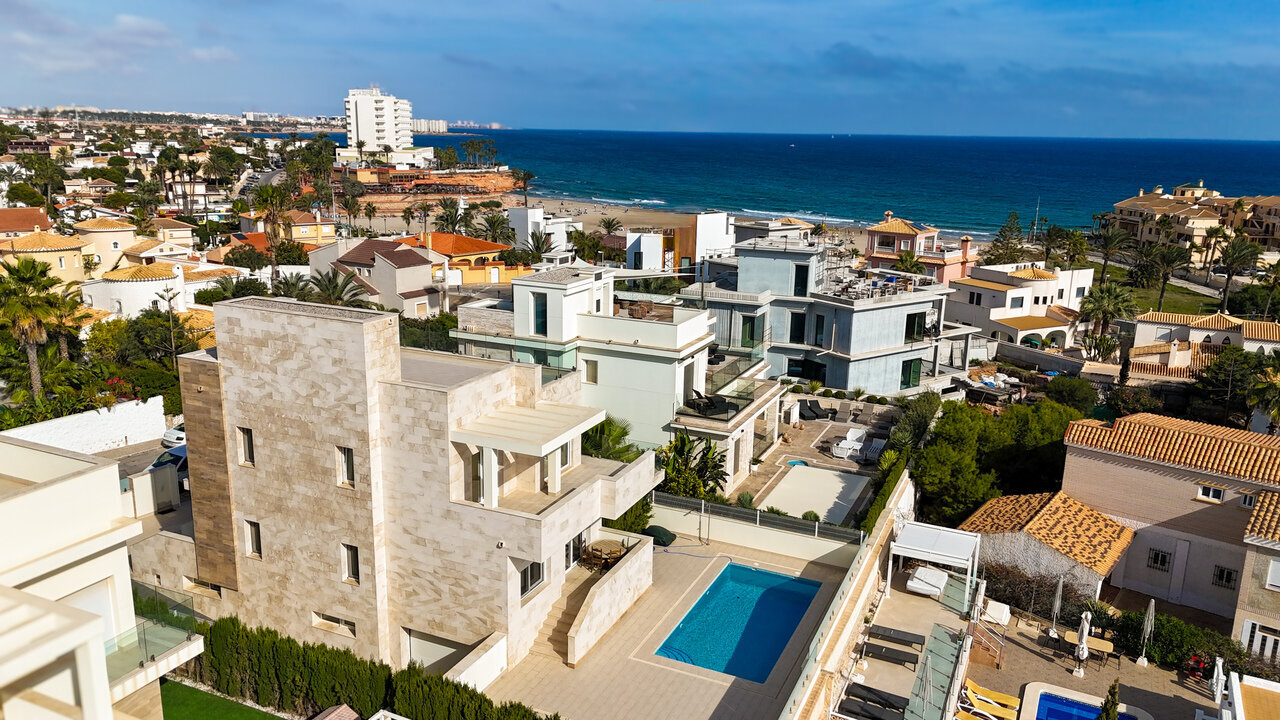 5-Bedroom Villa in La Zenia, Orihuela Costa - Image 40
