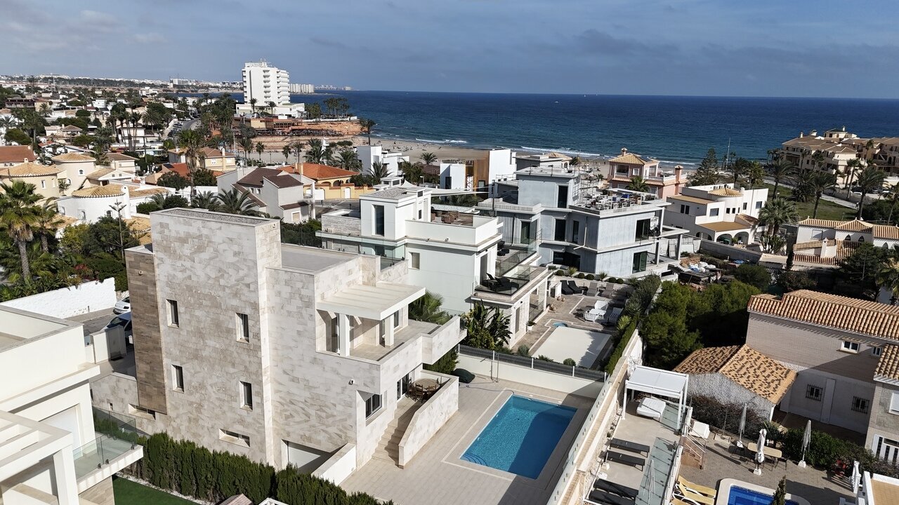 5-Bedroom Villa in La Zenia, Orihuela Costa - Image 41