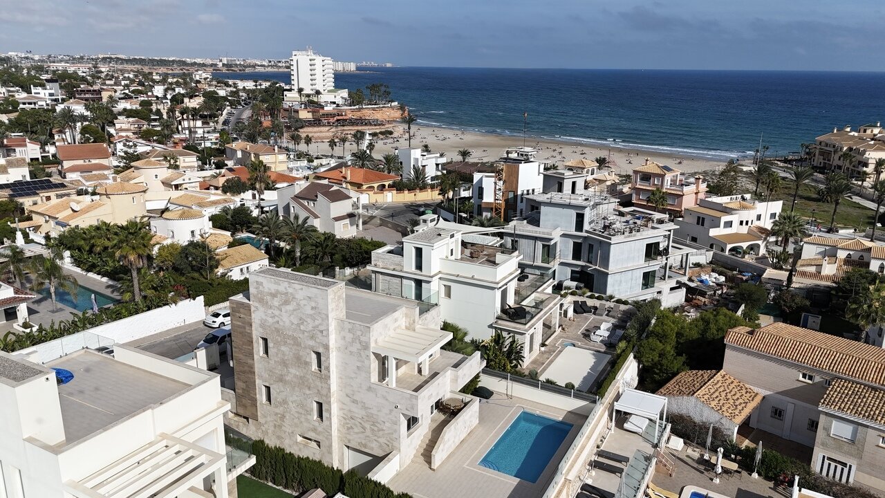 5-Bedroom Villa in La Zenia, Orihuela Costa - Image 45