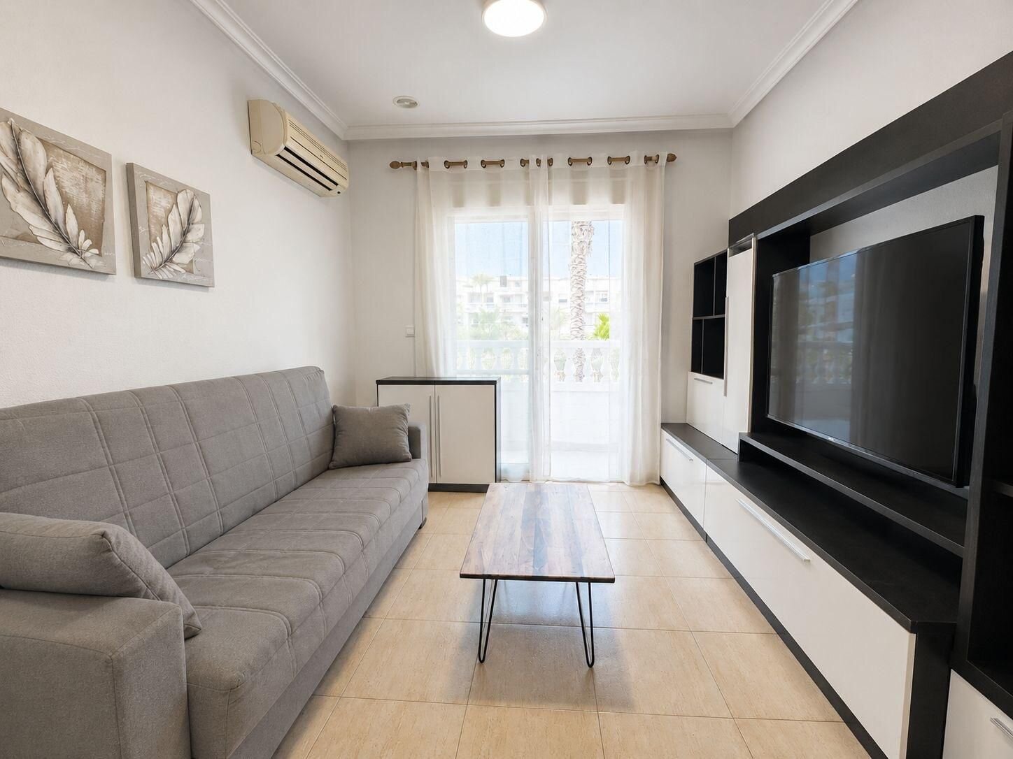 2-Bedroom Apartment in Playa del Cura, Torrevieja - Image 1