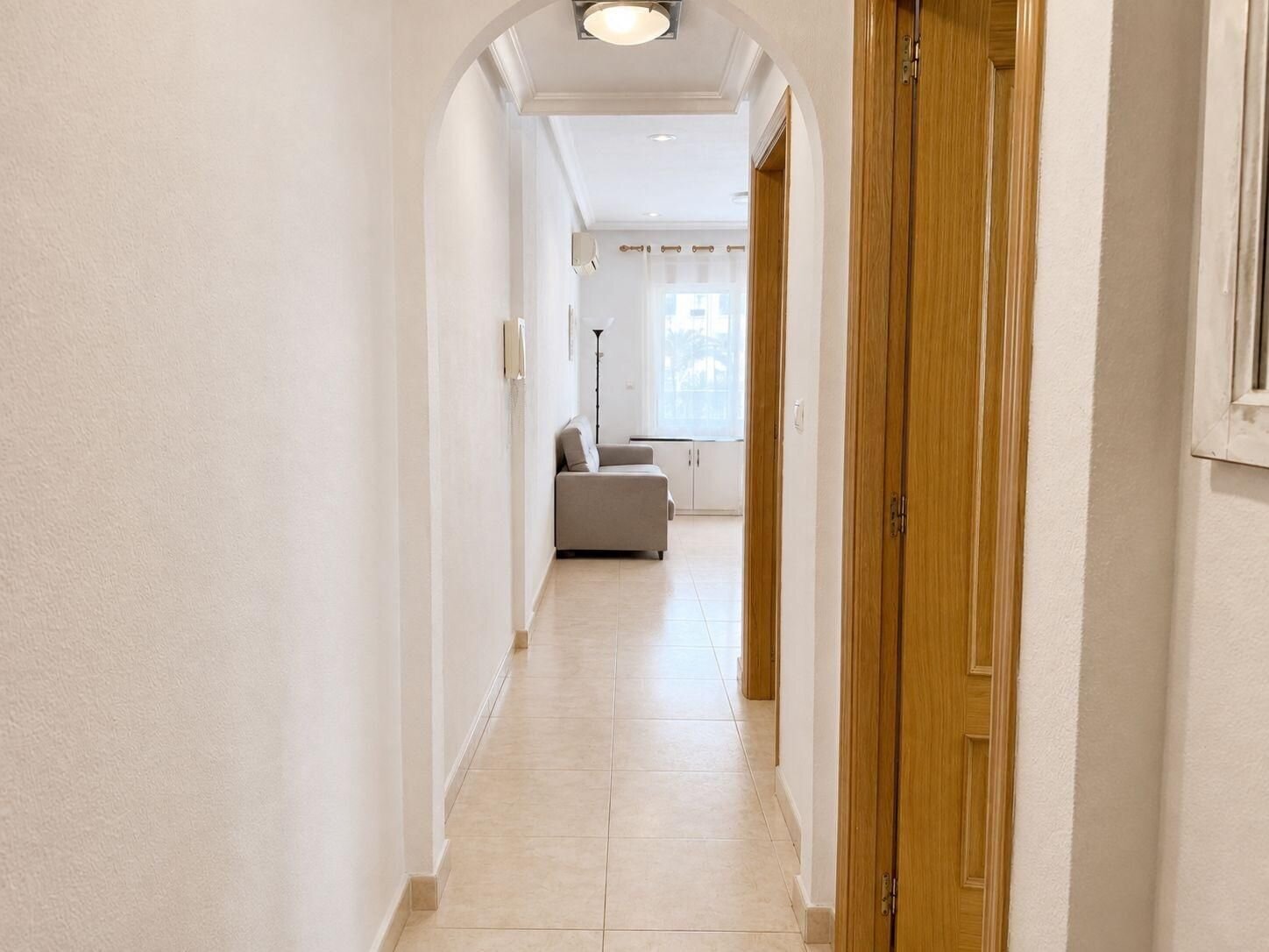 2-Bedroom Apartment in Playa del Cura, Torrevieja - Image 9