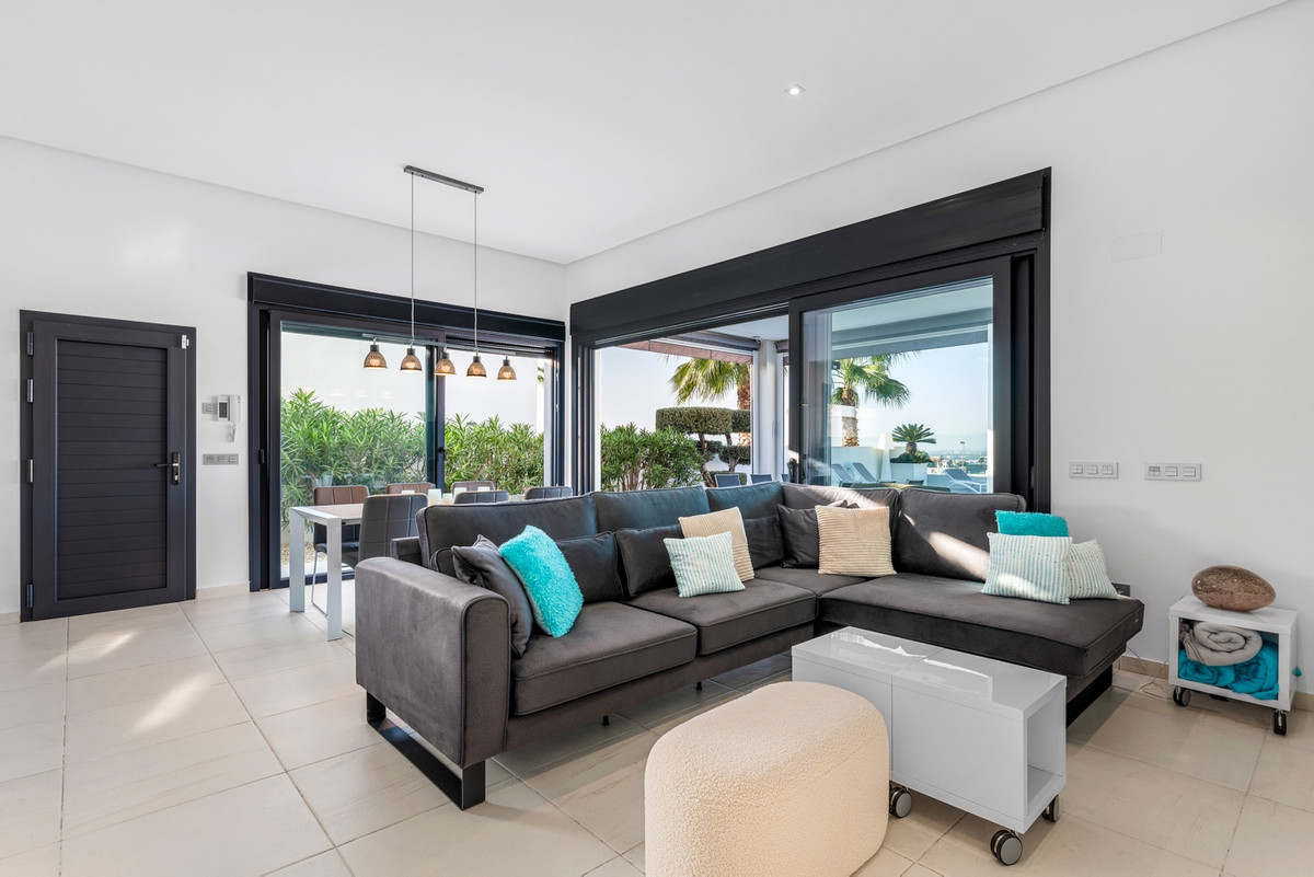 4-Bedroom Detached House in Benijofar | Sunny Casas - Co... - Image 11