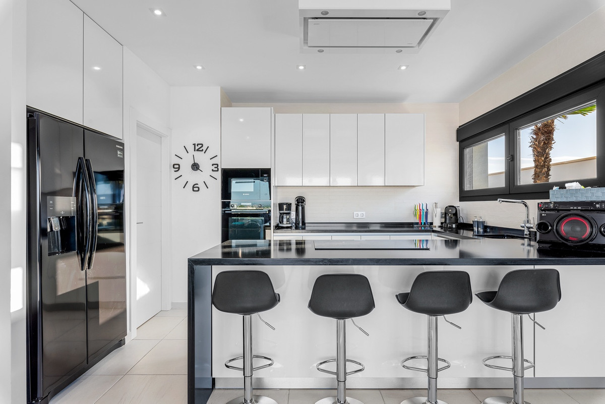 4-Bedroom Detached House in Benijofar | Sunny Casas - Co... - Image 15