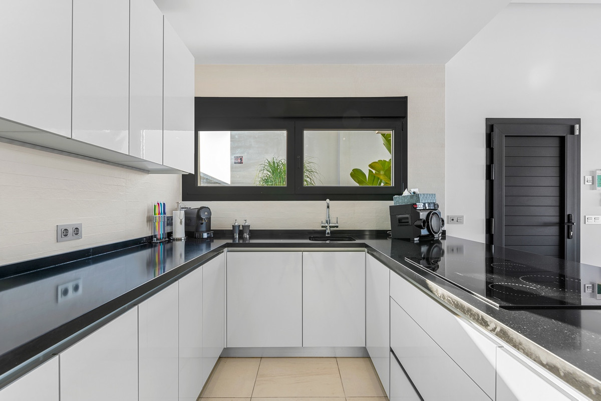 4-Bedroom Detached House in Benijofar | Sunny Casas - Co... - Image 17