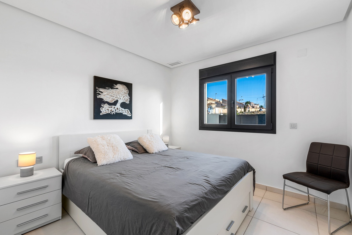 4-Bedroom Detached House in Benijofar | Sunny Casas - Co... - Image 19