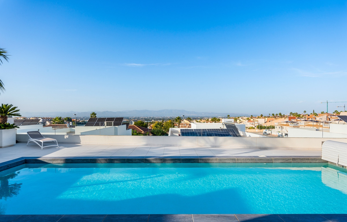 4-Bedroom Detached House in Benijofar | Sunny Casas - Co... - Image 8