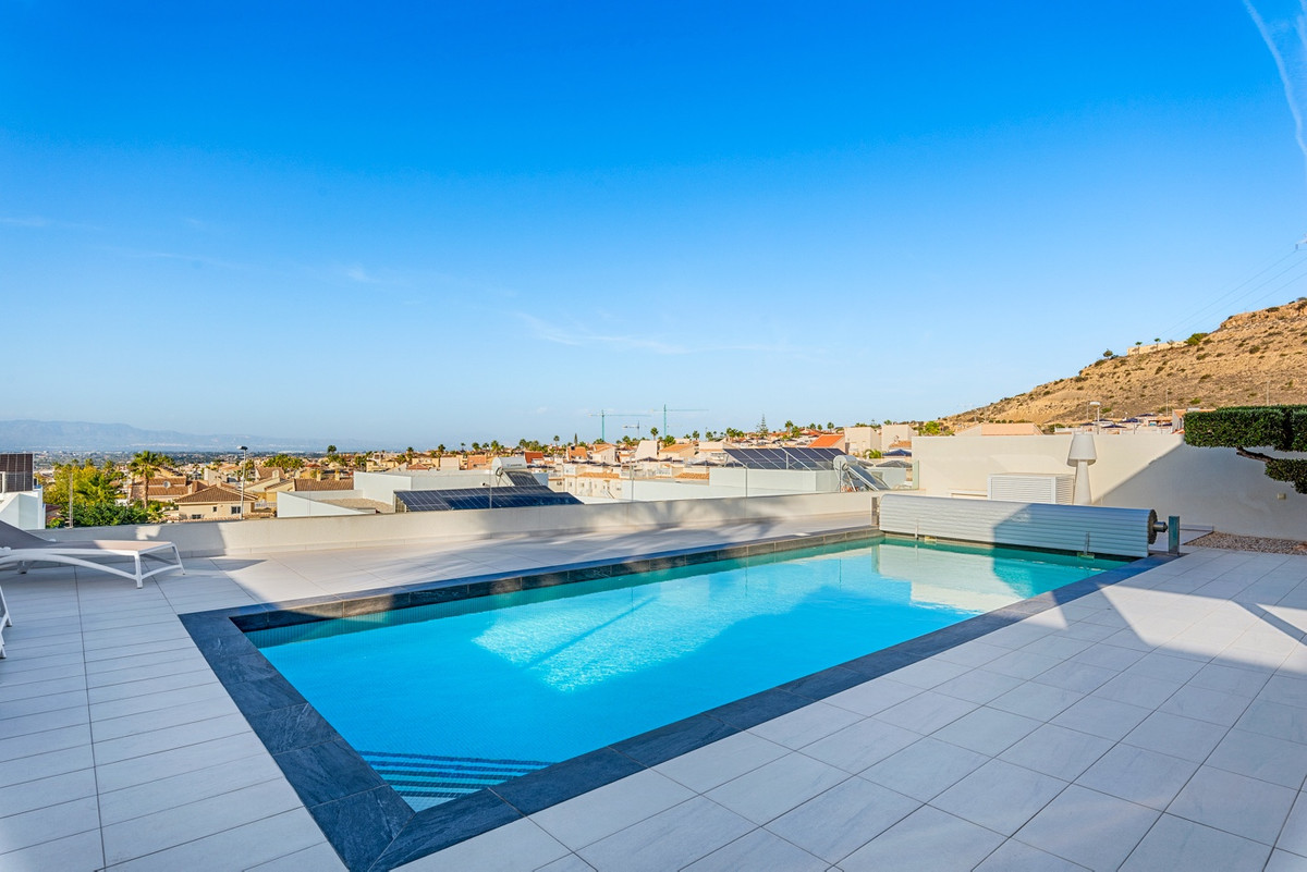 4-Bedroom Detached House in Benijofar | Sunny Casas - Co... - Image 9