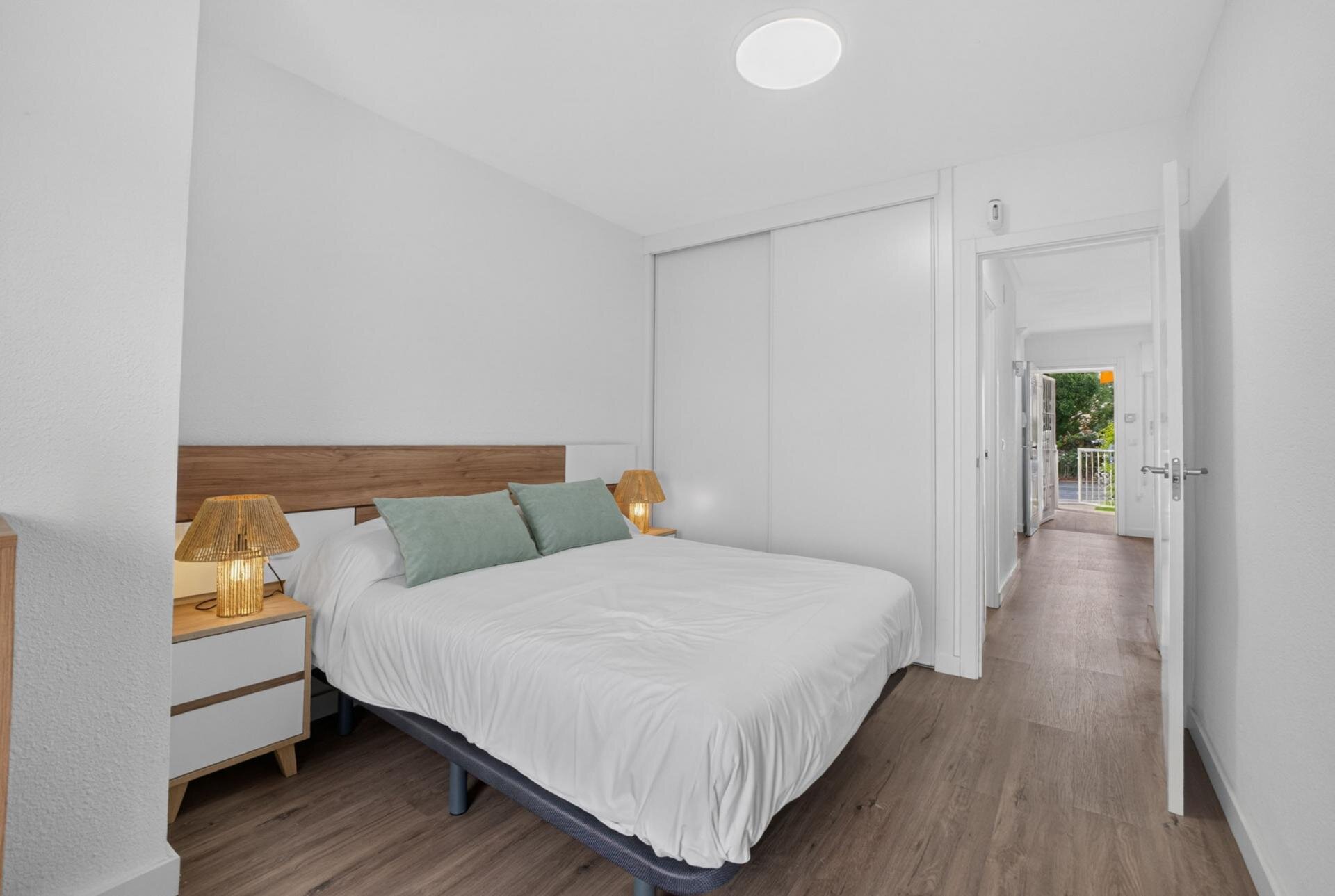 2-Bedroom Apartment in Villamartín-las Filipinas, Orihuela Costa - Image 10