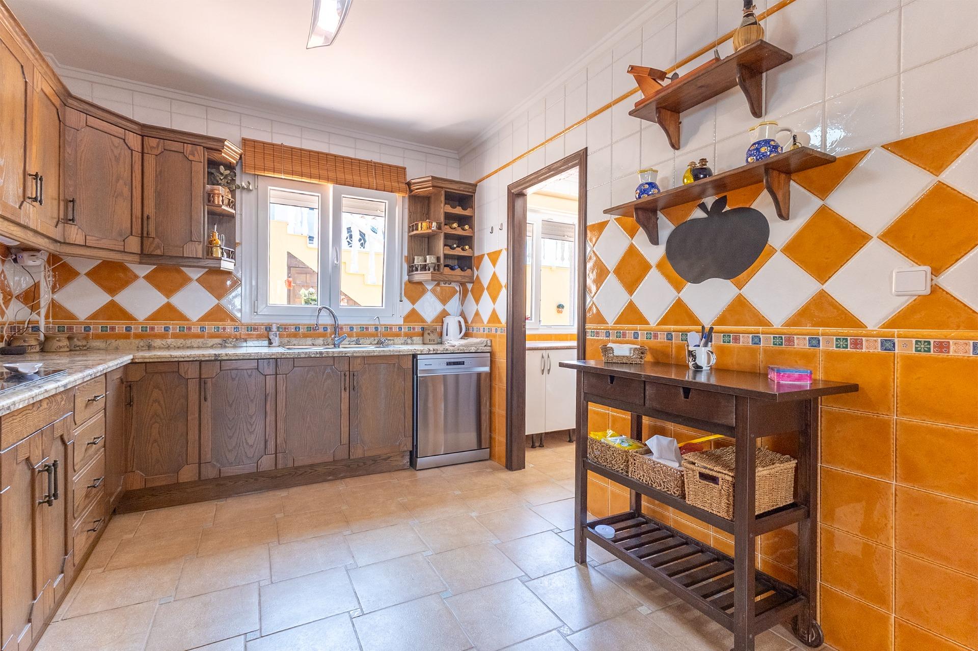 5-Bedroom House in  Algorfa - Image 14