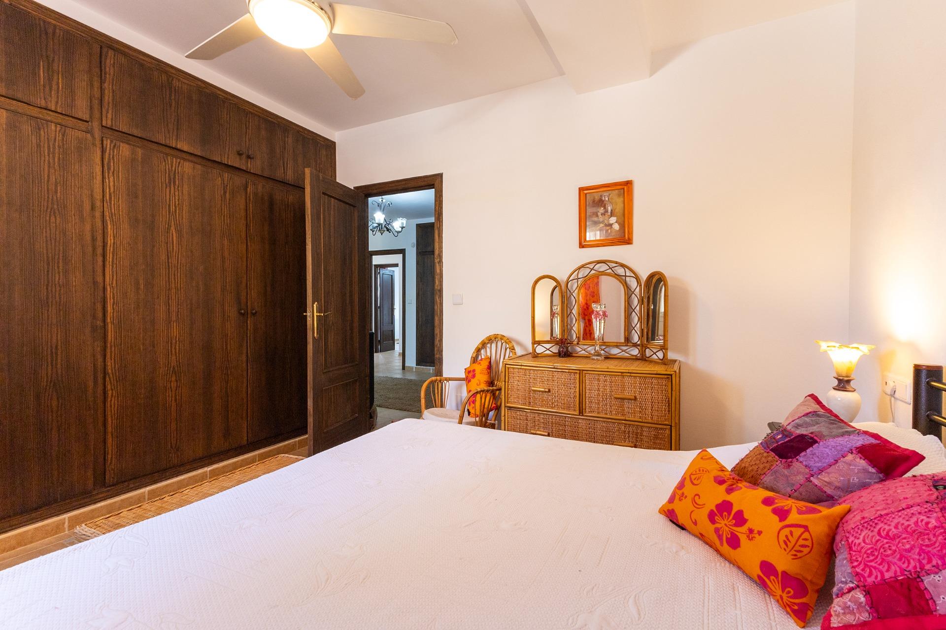 5-Bedroom House in  Algorfa - Image 31