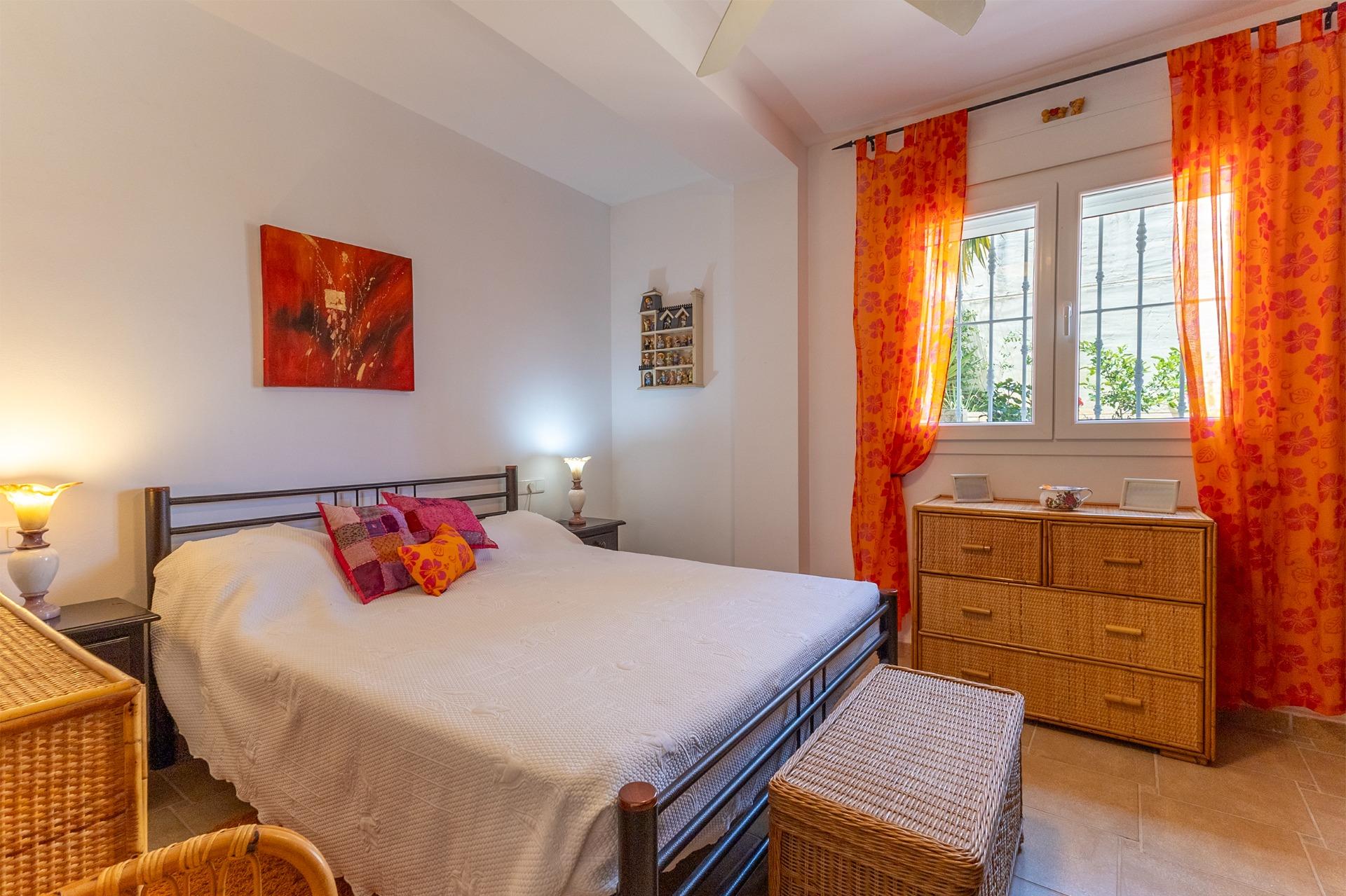 5-Bedroom House in  Algorfa - Image 33