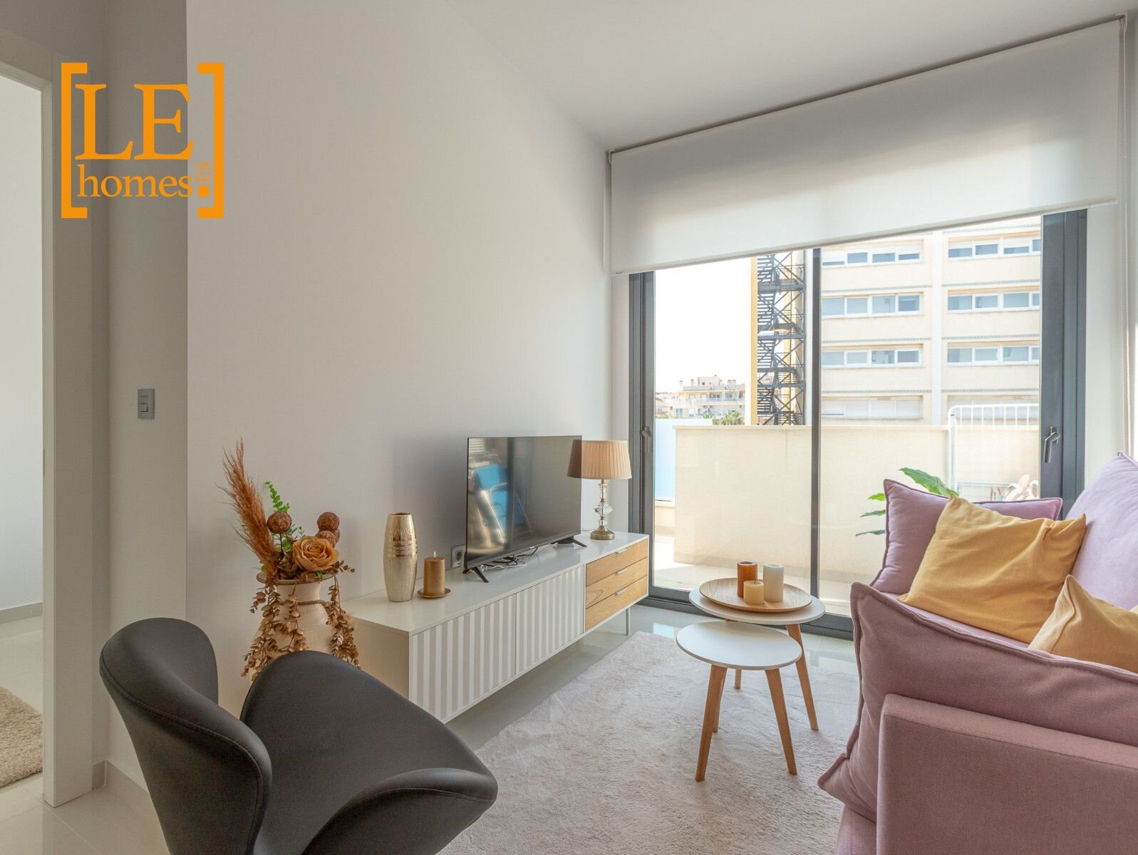 1-Bedroom Apartment in Estacion de Autobuses, Torrevieja - Image 2