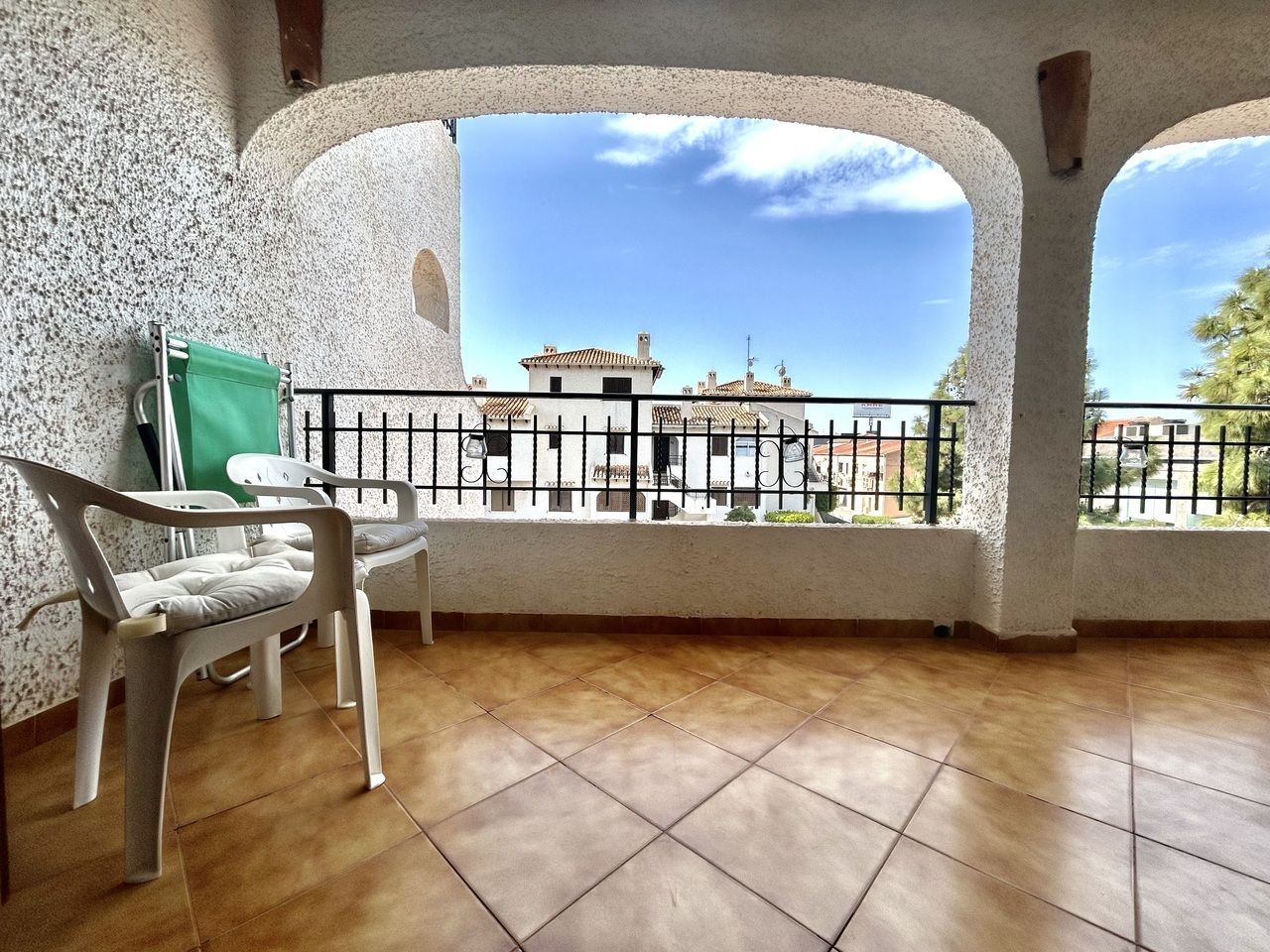 2-Bedroom Apartment in Cabo Roig - Image 7