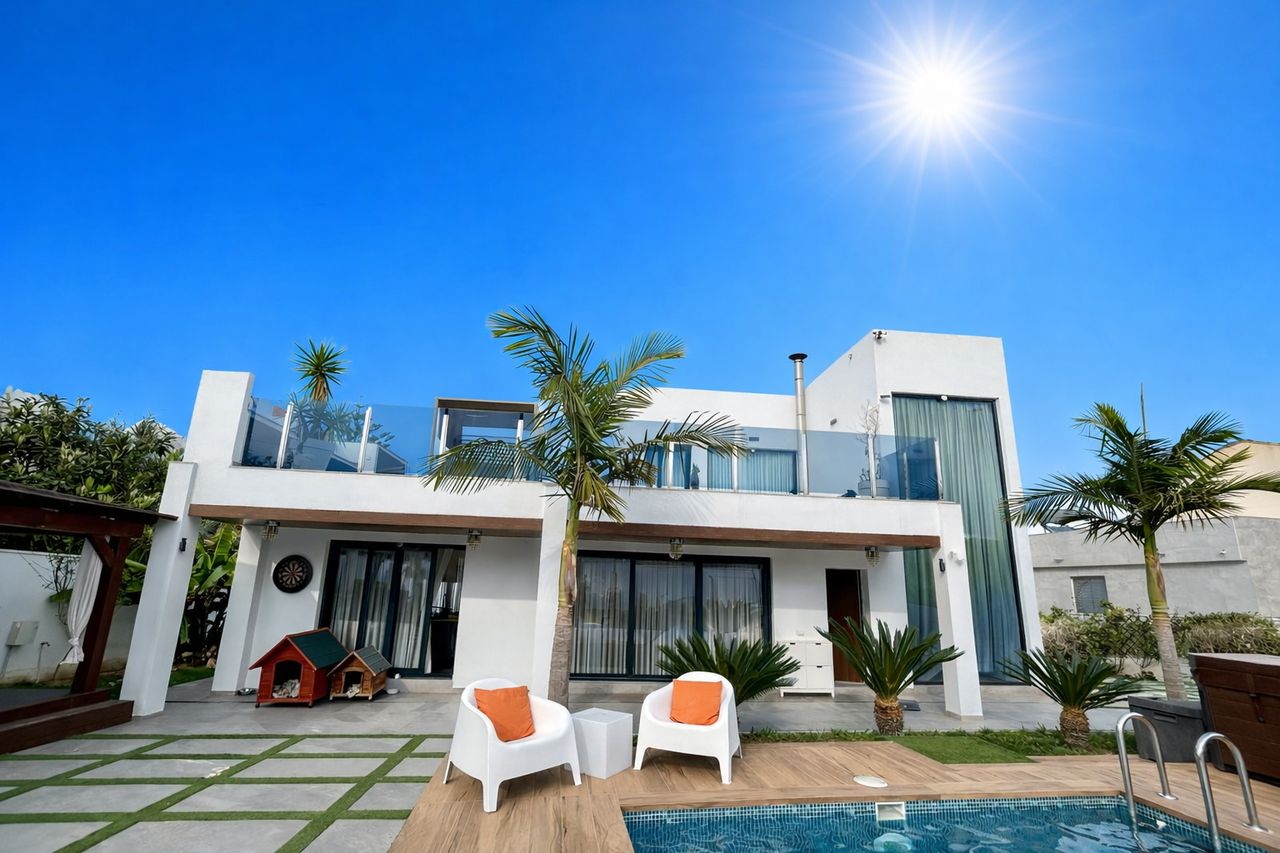 3-Bedroom Villa in La Siesta, Torrevieja - Image 1