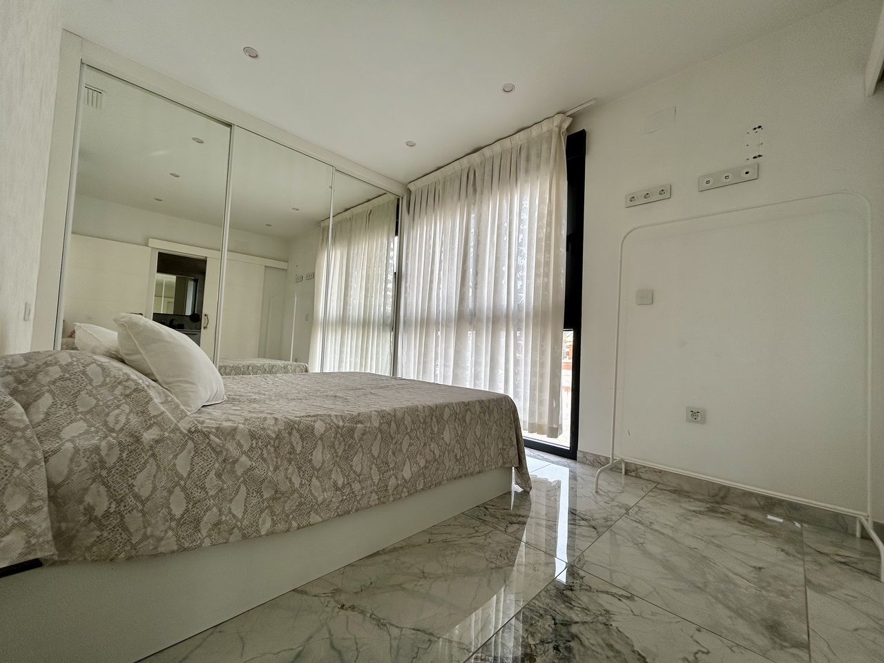 3-Bedroom Villa in La Siesta, Torrevieja - Image 39