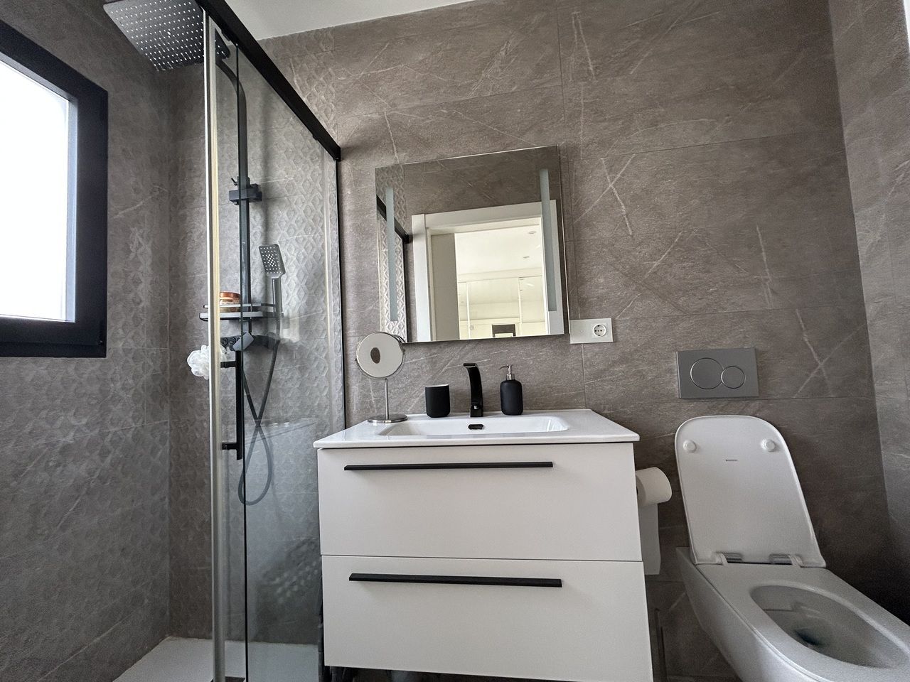 3-Bedroom Villa in La Siesta, Torrevieja - Image 40