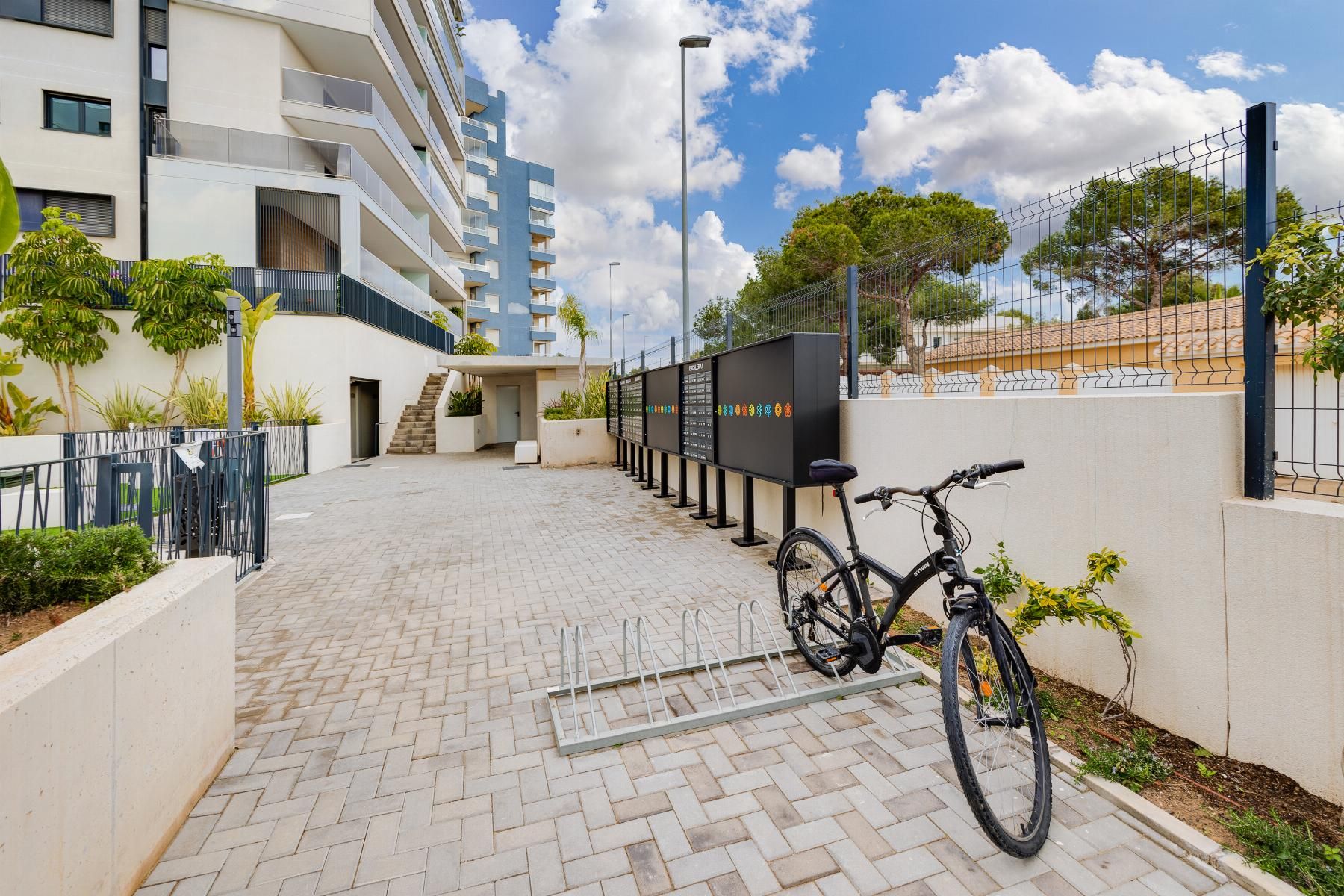 3-Bedroom Penthouse in Campoamor, Orihuela Costa - Image 35