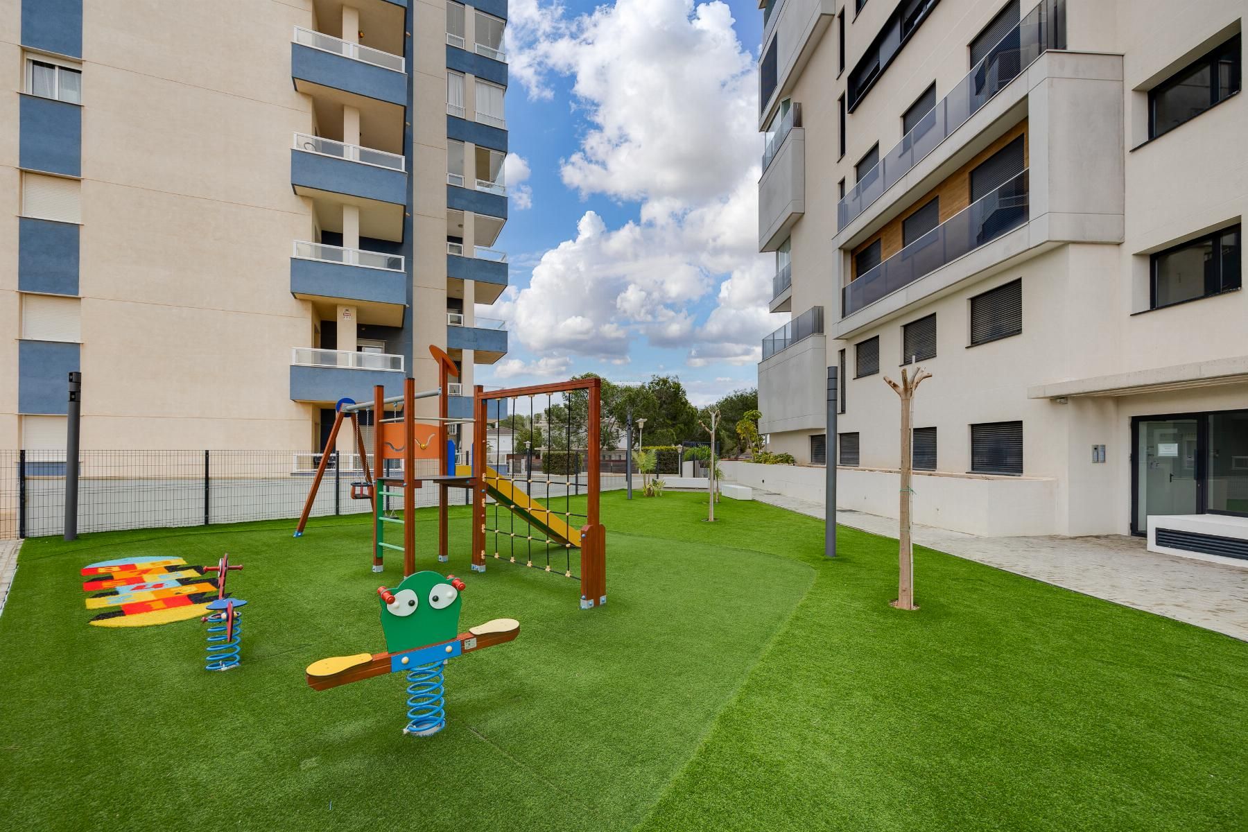 3-Bedroom Penthouse in Campoamor, Orihuela Costa - Image 36