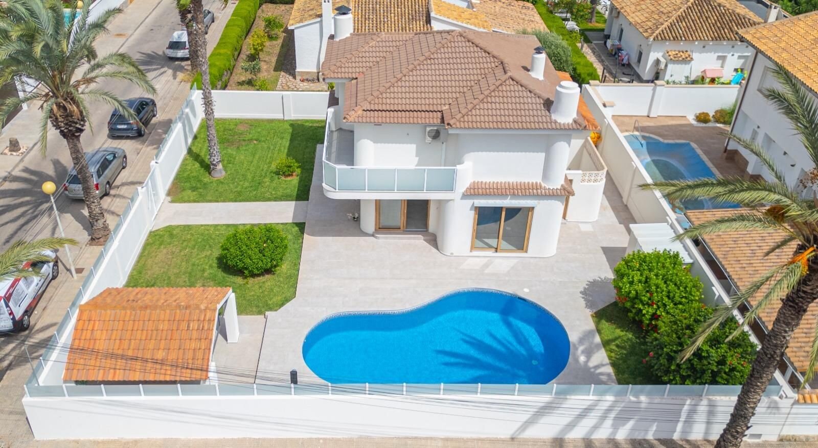 3-Bedroom Villa in Muy Cerca de la Playa, Cabo Roig - Image 1